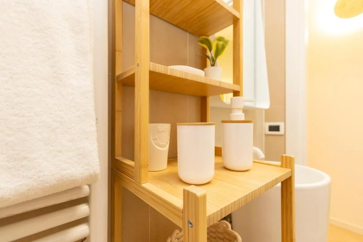 Sunny Retreat Near Metro, 12 Min To Duomo Apartment Milan Italy