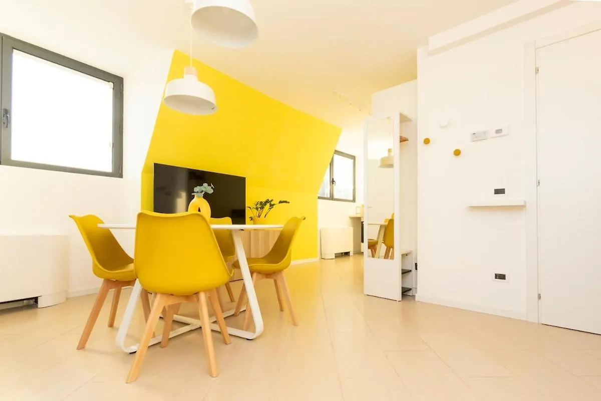 Sunny Retreat Near Metro, 12 Min To Duomo Apartment Milan