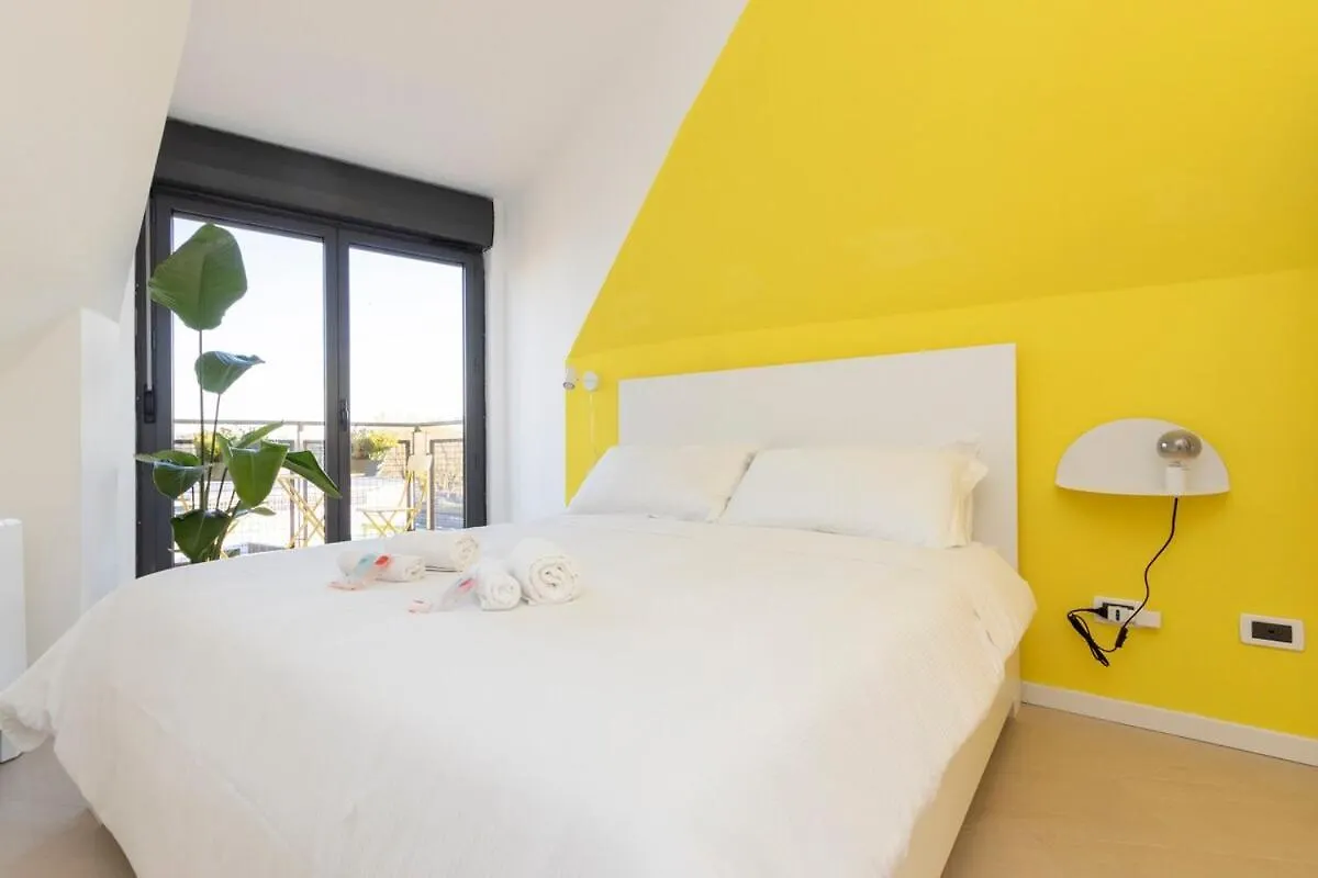 Sunny Retreat Near Metro, 12 Min To Duomo Apartment Milan Italy